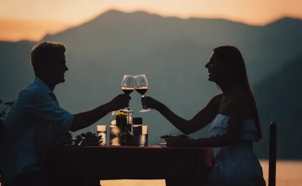 Image of a couple having a private dinner to celebrate their anniversary in a unique way.