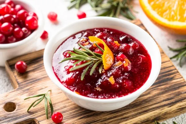 Savory cranberry orange compote the best dishes for your thanksgiving dinner this year with your family and all your friends.